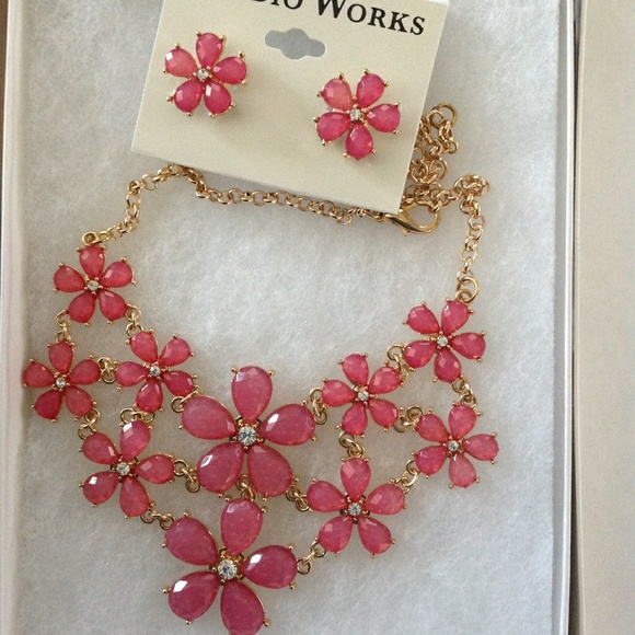 Studio Works Jewelry - 🆕Studio works necklace and earrings set